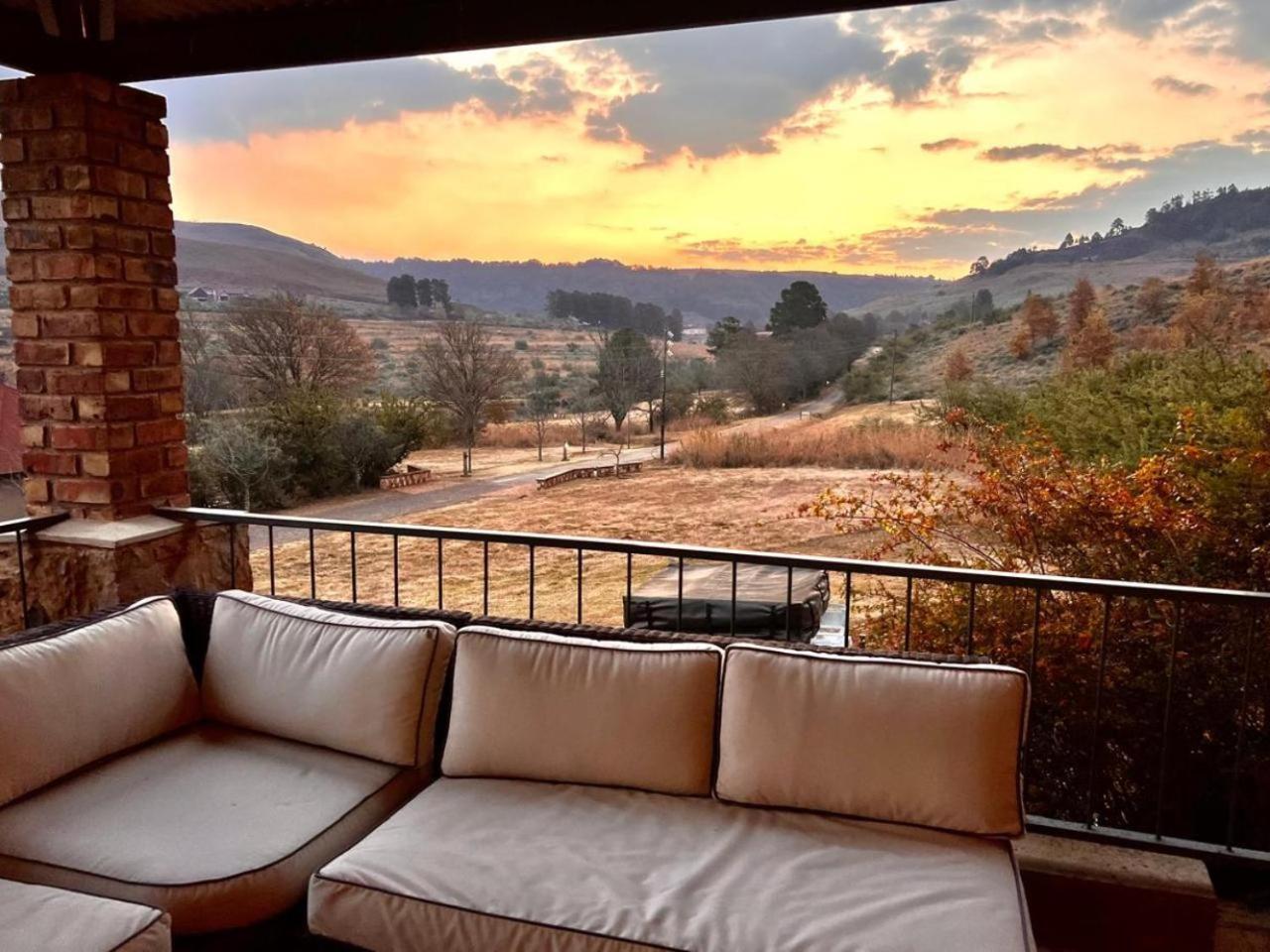 Stone Creek Mountain Lodge Dullstroom Bagian luar foto